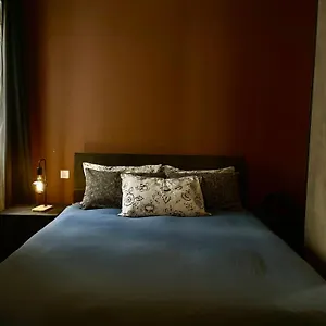 Airport Bedroom With Your Own Private Bathroom Self Check In And Self Check Out Air-condition Included Séjour chez l'habitant